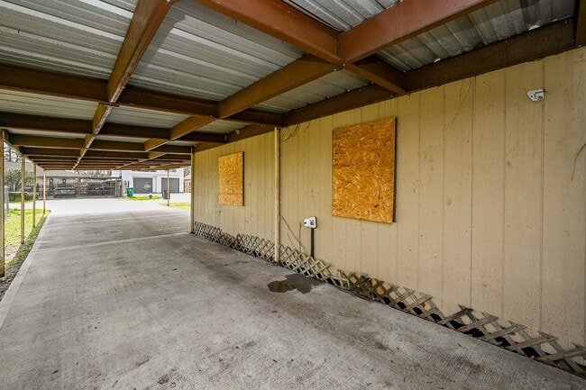 Building Photo - 7221 S Hall St