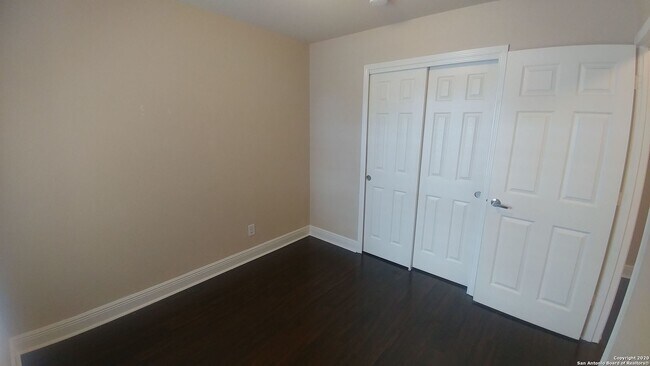 Building Photo - 9215 Mare Country