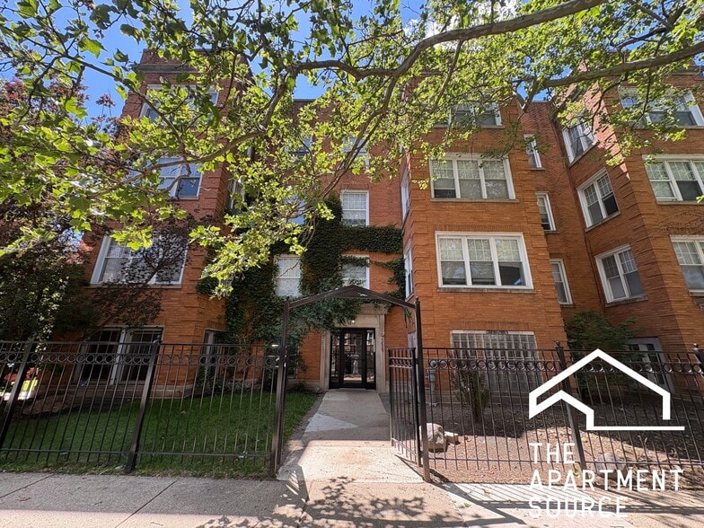 Building Photo - 6300 N Oakley Ave