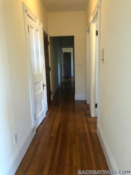 Building Photo - 504 Beacon St