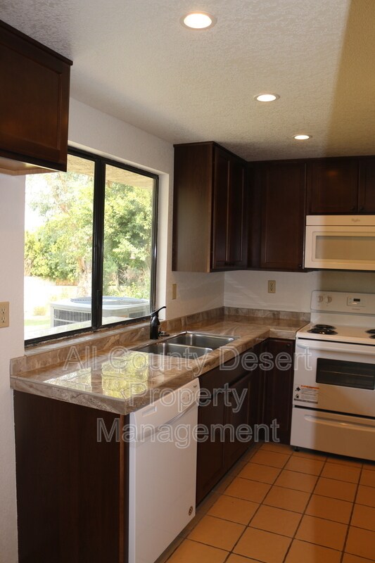 Building Photo - 45346 Driftwood Dr