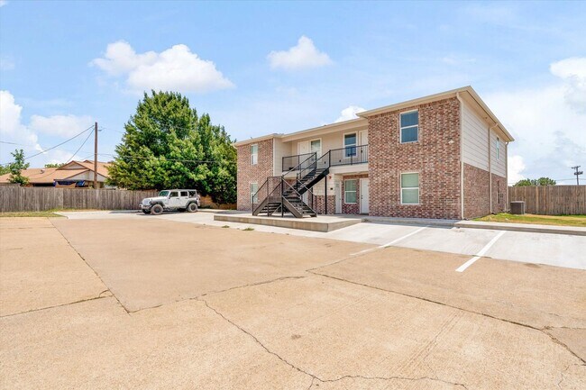 Building Photo - 1406 Courtney Pl