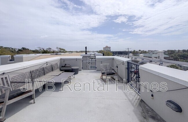 Building Photo - 361 Ahern St