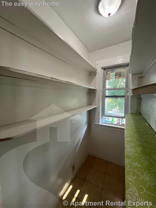 Building Photo - 74 Newbury St