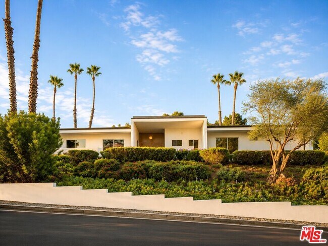 Building Photo - 2657 Zorada Dr
