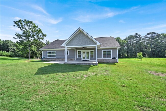 Building Photo - Country Craftsman