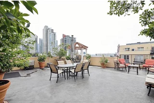 Building Photo - 1601 India St