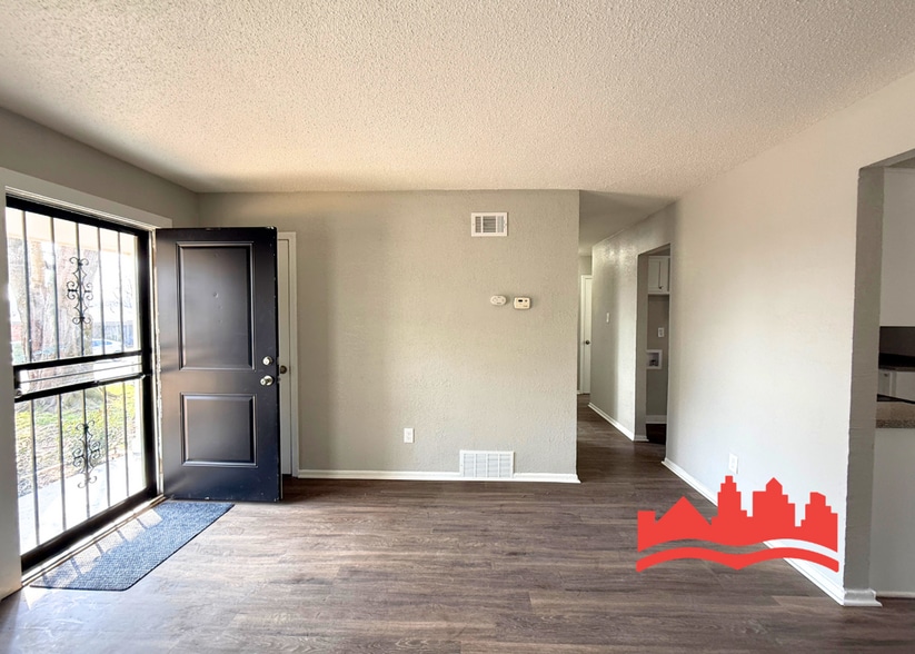 Building Photo - 2538 Lisa Ave