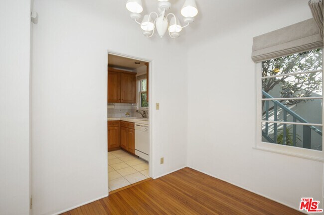 Building Photo - 1033 9th St