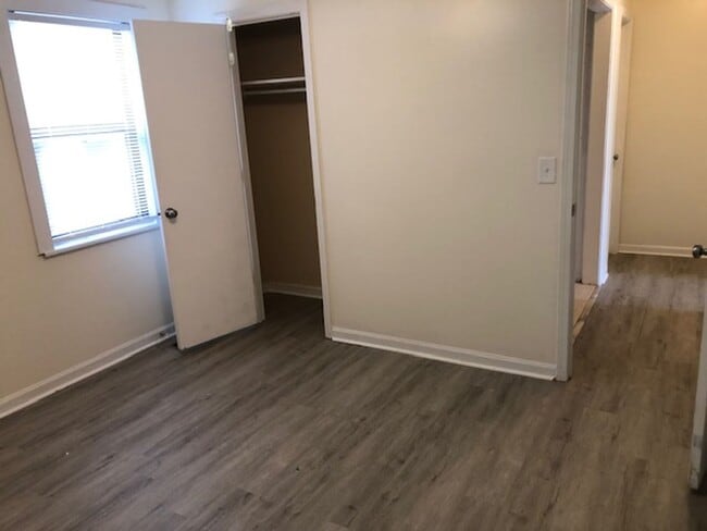 Building Photo - 2 bed 1 bath duplex in Watkinsville, Oconee County!