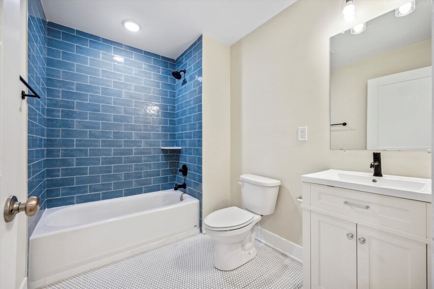 Building Photo - 1804 W Berks St