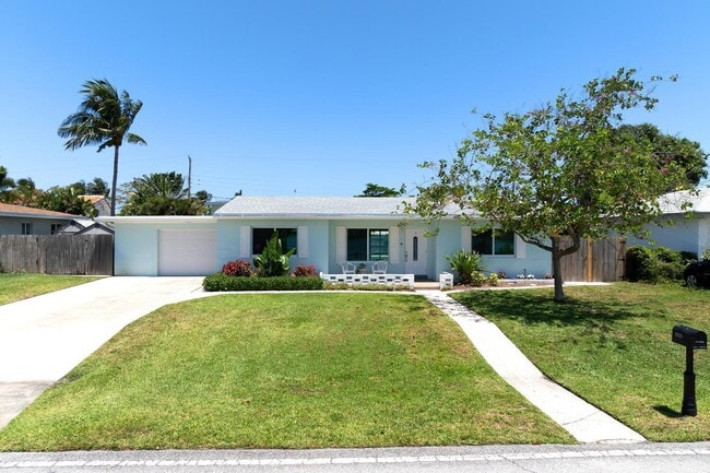 Building Photo - 5920 Lake Osborne Dr