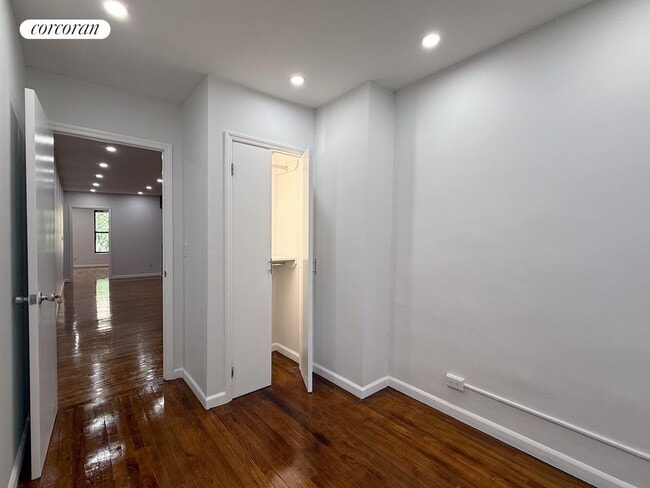Building Photo - 208 Avenue B