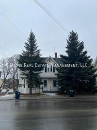 Building Photo - 456 Main St