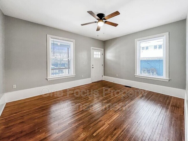 Building Photo - 688 1st Ave