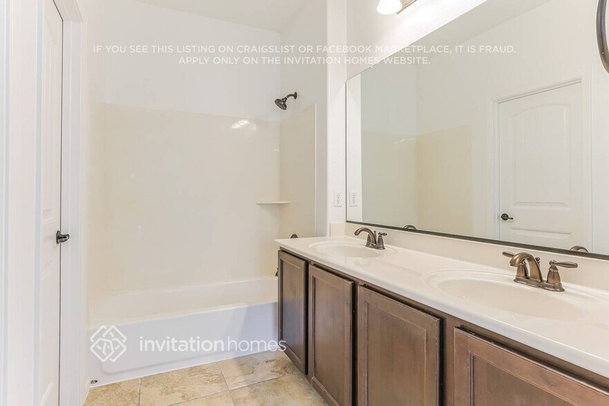 Building Photo - 4731 E Thunderheart Trail