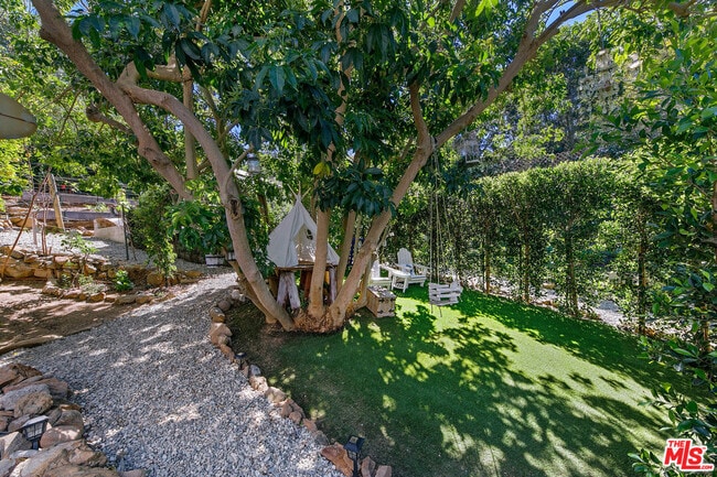 Building Photo - 2851 Seabreeze Dr