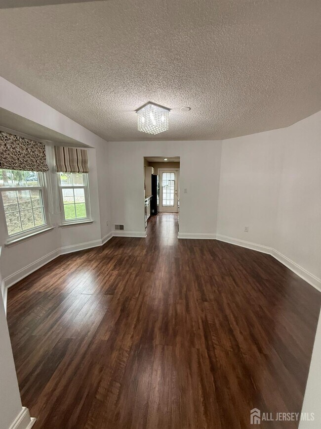 Building Photo - 88 Sapphire Ln