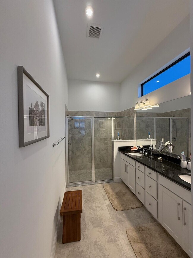 Building Photo - 187 SE Via Sangro