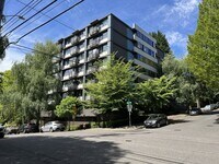Building Photo - 1Bd/1Ba Home in Goose Hollow neighborhood ~ Secured Garage Parking and Additional Storage Unit!!!