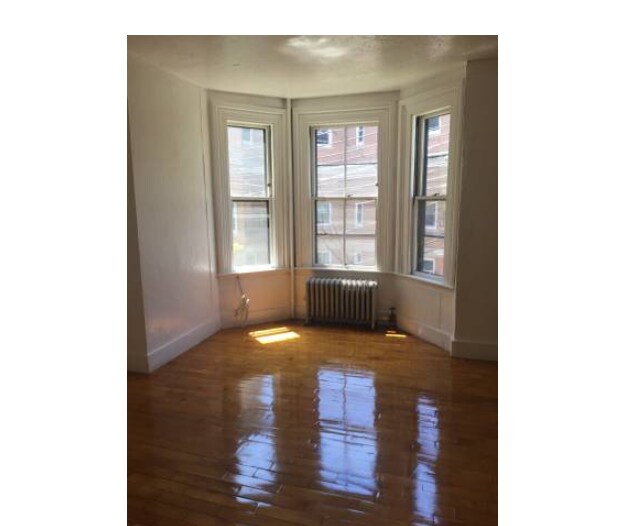 Primary Photo - 4 Adella Pl