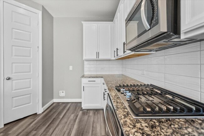 Building Photo - 13814 Russell Ct