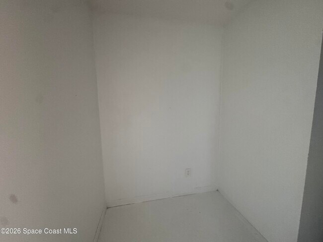 Building Photo - 7667 N Wickham Rd