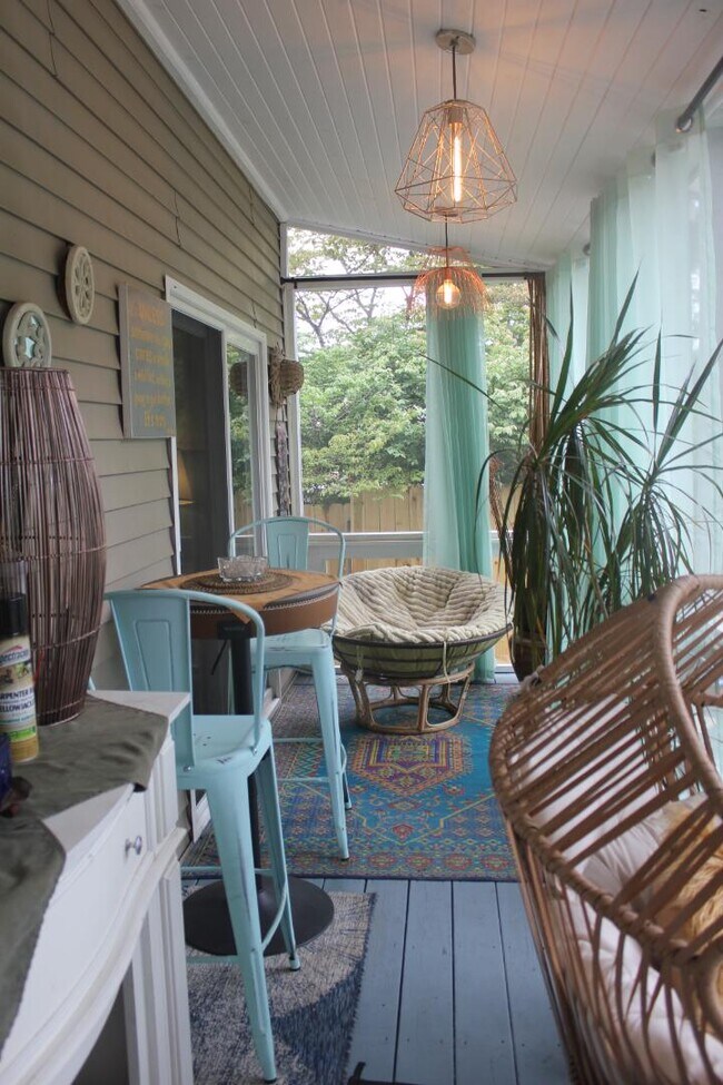 Building Photo - 13187 Yunge Ave