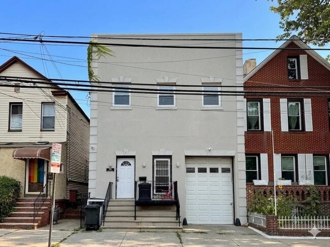Building Photo - 206 Beacon Ave
