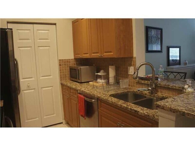 Building Photo - 10312 Fox Trail Rd S