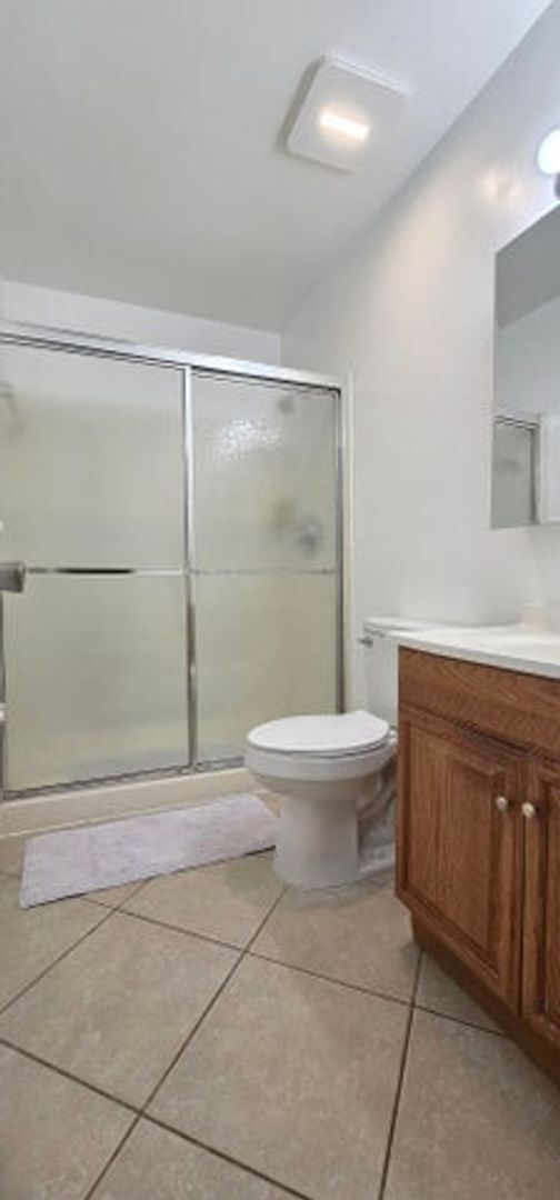 Building Photo - 7699 Blairwood Cir S