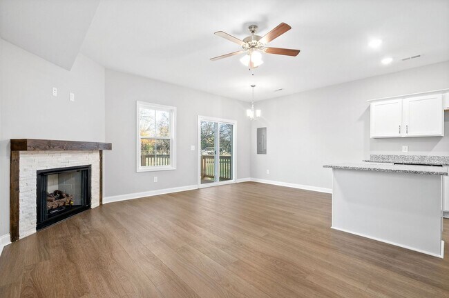 Building Photo - 5 Bedroom Home For Rent in St. Bethlehem A...