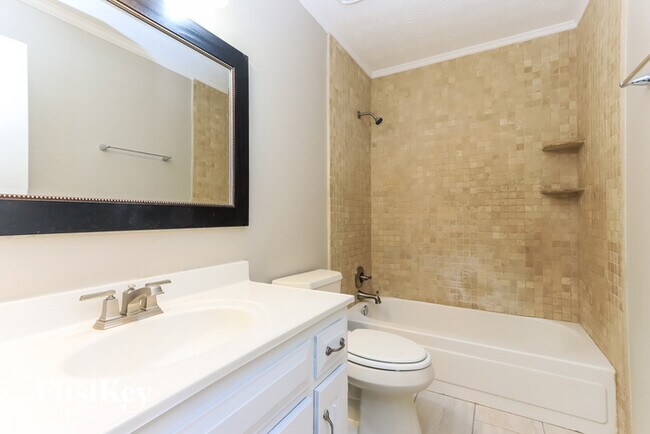 Building Photo - 1548 Stoneleigh Way