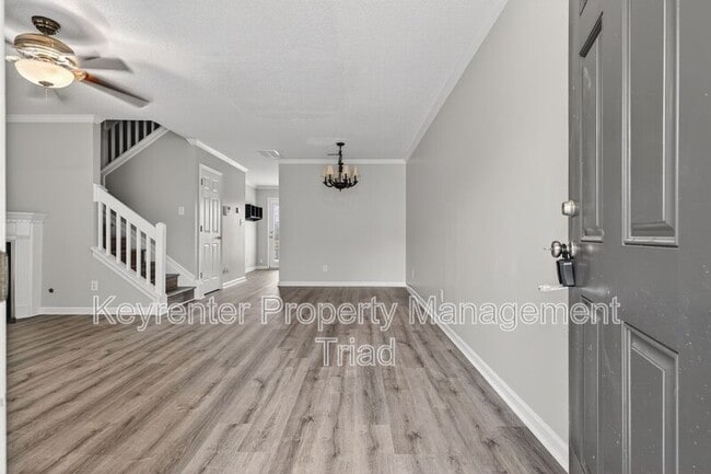 Building Photo - 94 Tannenbaum Cir