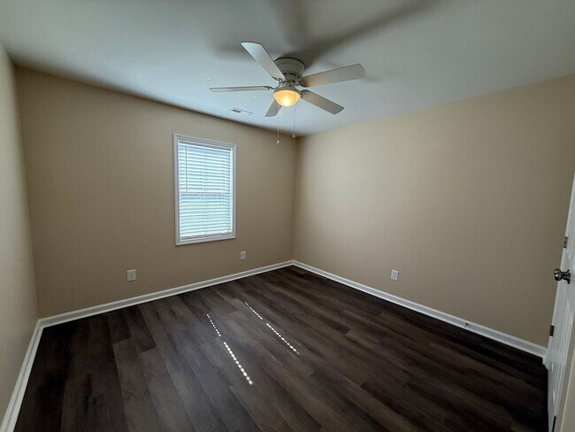 Building Photo - Nice 2 bedroom, 2 bath duplex. No pets allowed.