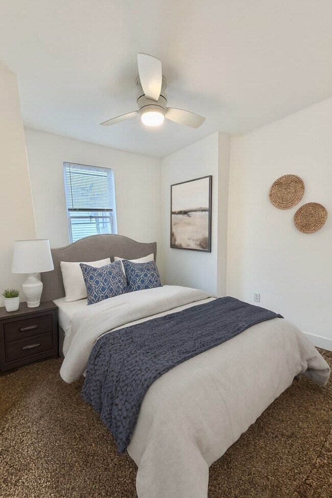 Building Photo - 2072 Pickwick St