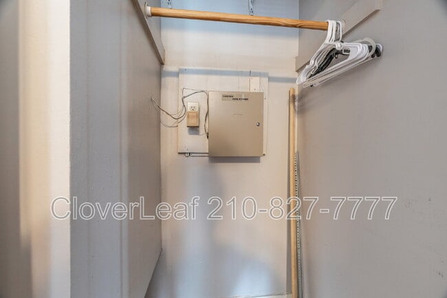 Building Photo - 723 E Euclid Ave