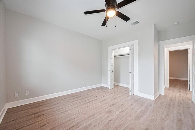 Building Photo - 1205 E 27th St