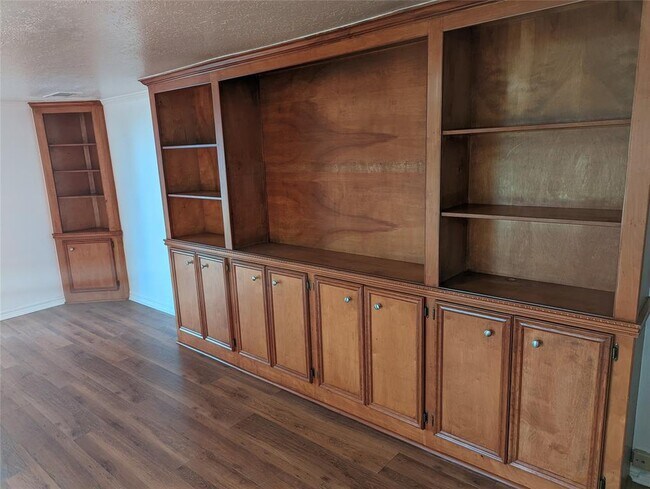 Building Photo - 8861 Co Rd 424