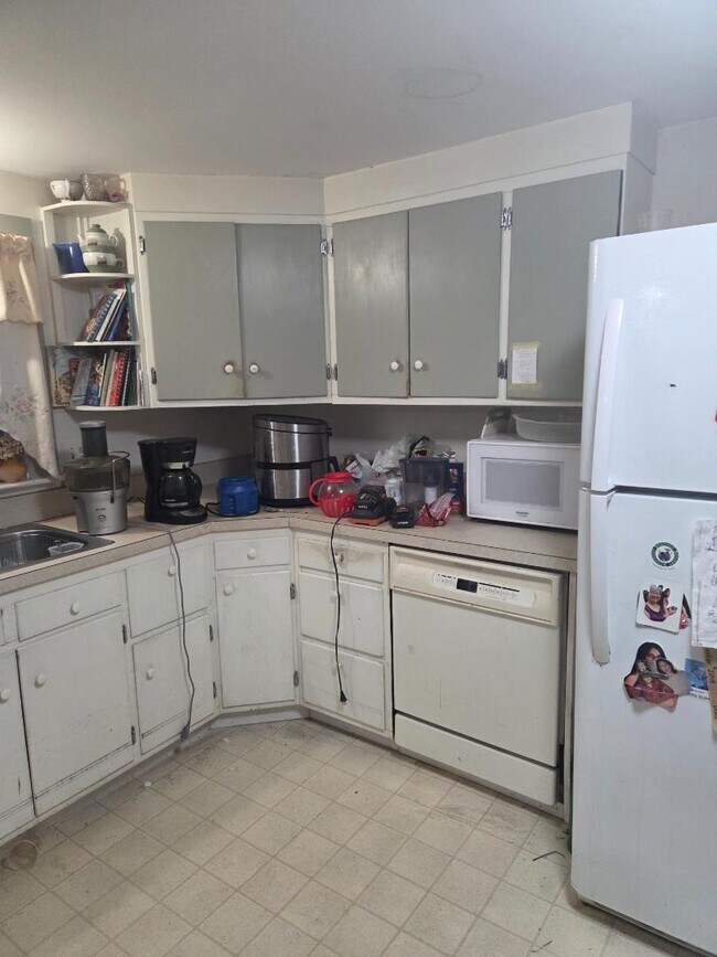 Building Photo - 8 Woodknoll Dr