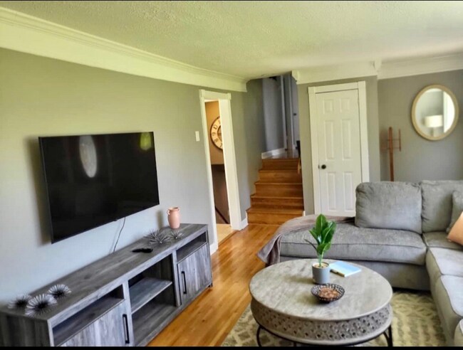 Building Photo - 202 Edgewater Dr