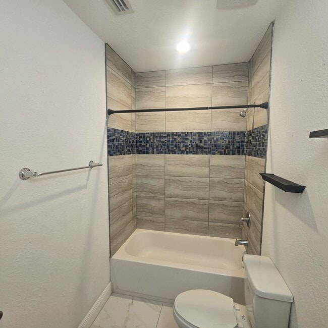 Building Photo - MUST SEE -2/2/1+OPEN DEN-DUPLEX IN GREENBR...