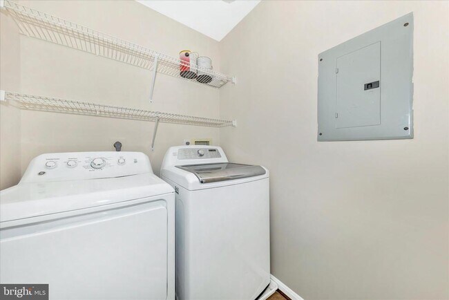 Building Photo - 13205 Cloppers Mill Dr