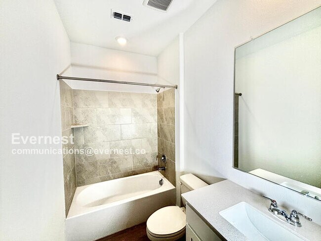 Building Photo - 1353 Rockwell Dr