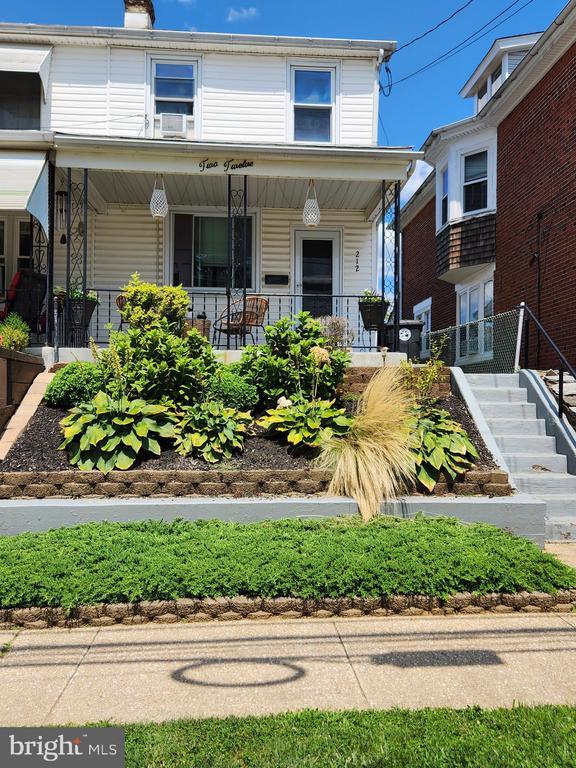 Building Photo - 212 W 6th Ave