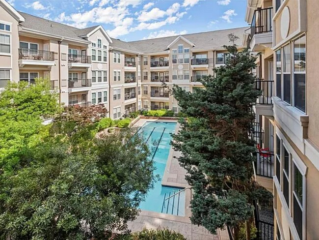 Building Photo - 1850 Cotillion Dr