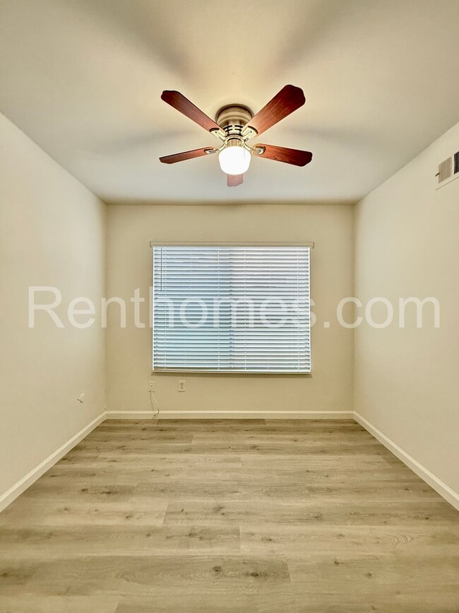 Building Photo - 13877 Wayland Grove Ct