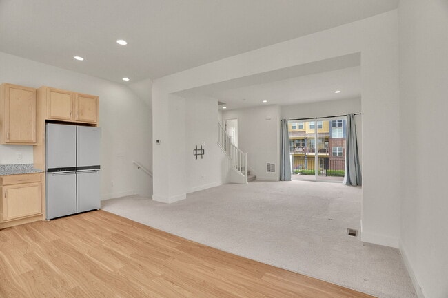 Building Photo - $2,680 - 2 Bed, 2.5 Bath Townhome in Broom...