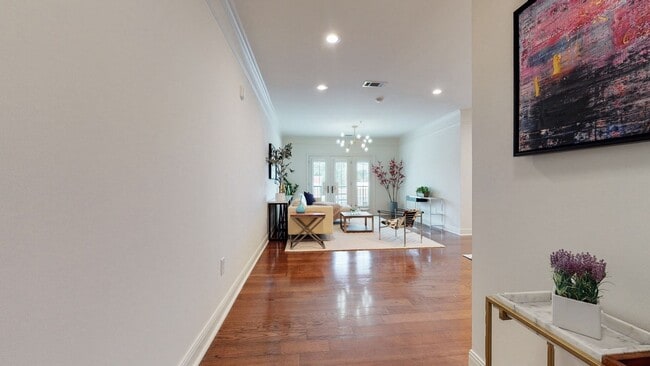 Building Photo - Amazing East Nashville 2 Bed/ 2 Bath Condo...