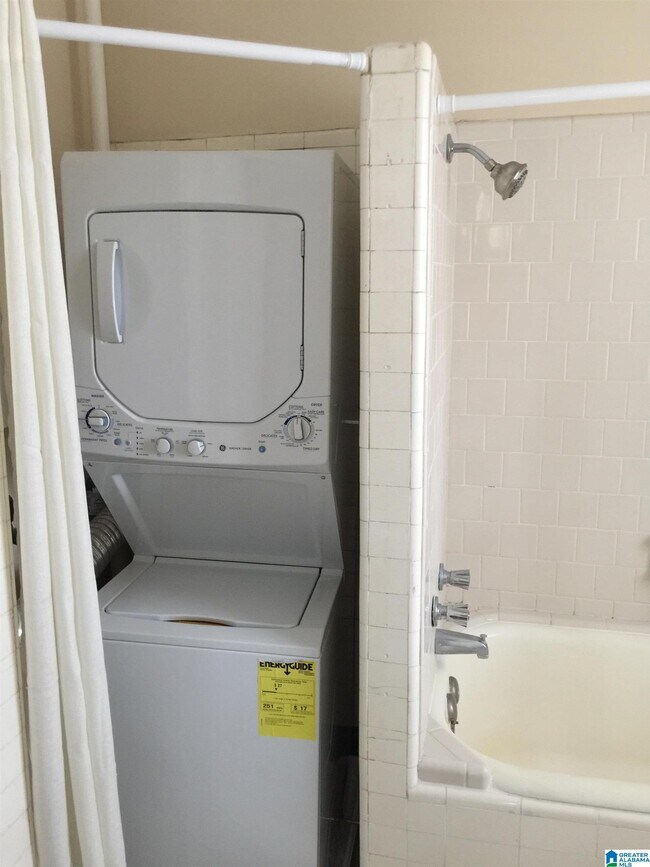 Building Photo - 1412 Smolian Pl